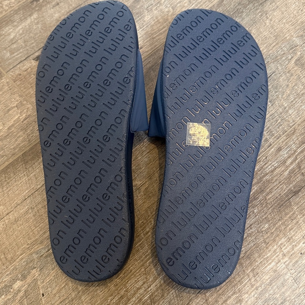 Lululemon Navy Restfeel Slides Size 8 - Picture 5 of 6